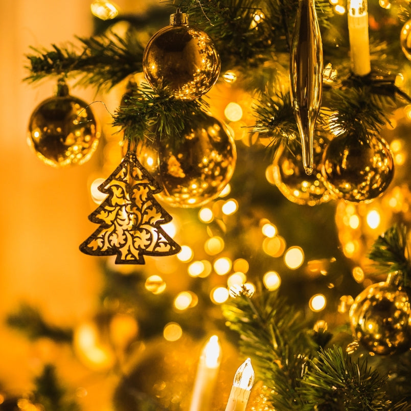 teelin-luxury-fragrances-golden-christmas-tree
